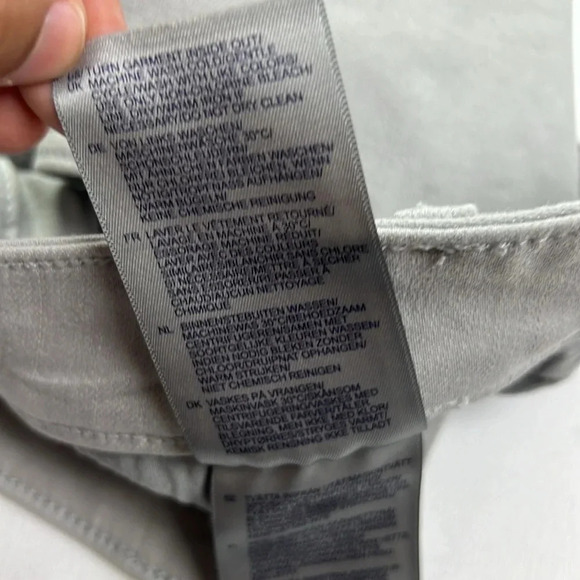 NYDJ Women’s 12 Marilyn Crop Cool Embrace Lift x Tuck Technology Capri Jean - Picture 8 of 12